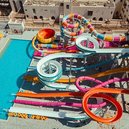 Pickalbatros Sands Port Ghalib Eksteriør billede Aerial view of the water park