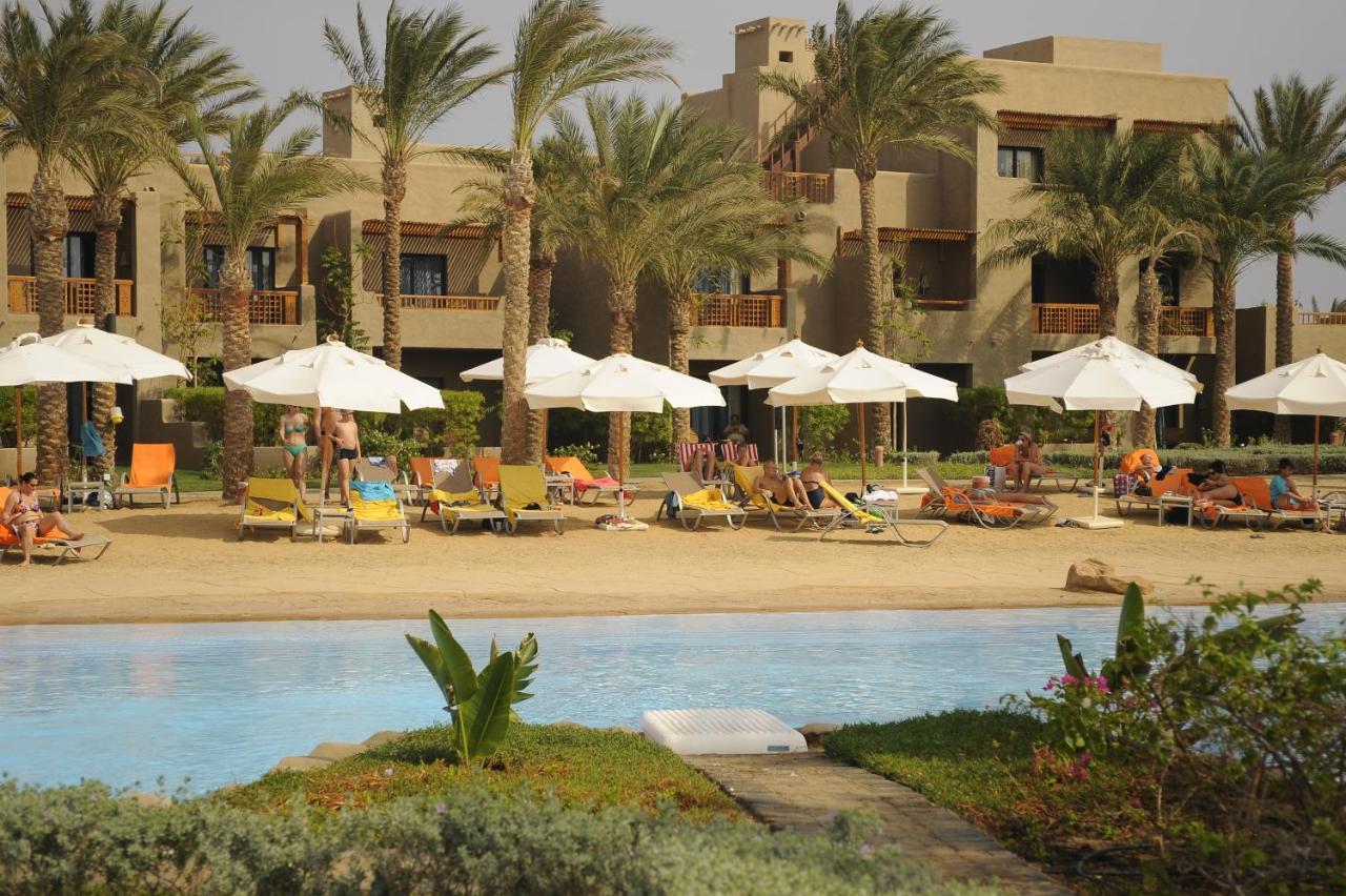 Pickalbatros Sands Port Ghalib Eksteriør billede The pool at the Four Seasons Resort