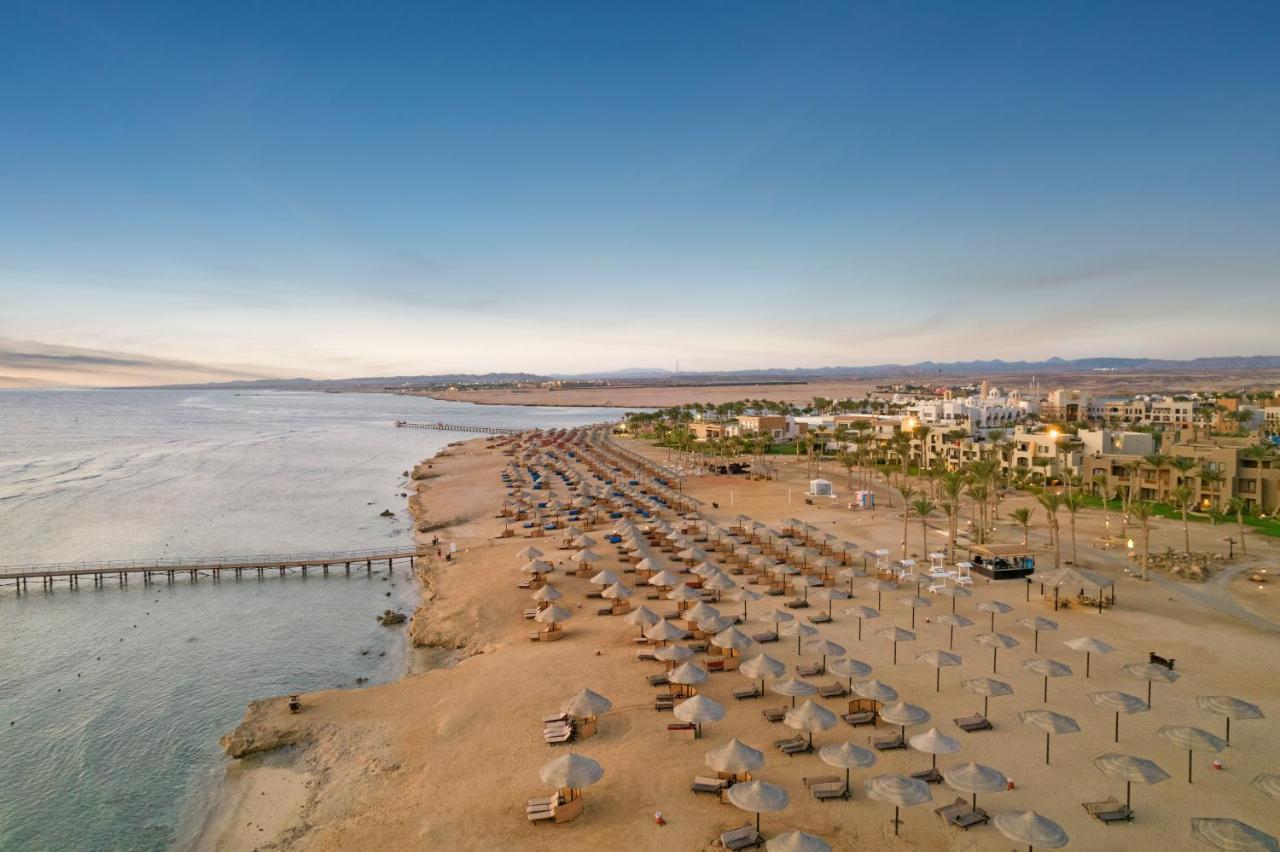 Pickalbatros Sands Port Ghalib Eksteriør billede Aerial view of the Red Sea coast at Sharm El Sheikh