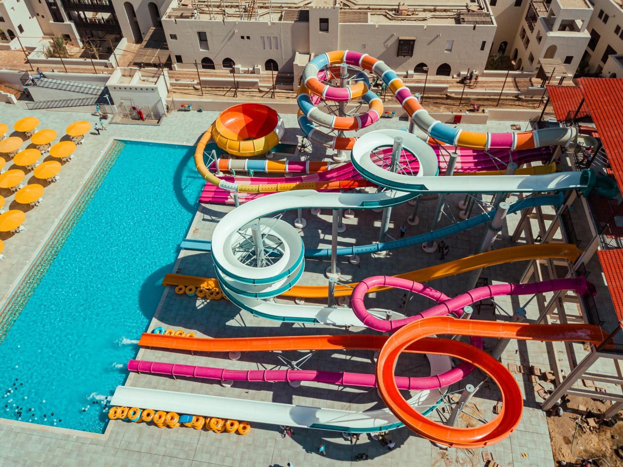 Pickalbatros Sands Port Ghalib Eksteriør billede Aerial view of the water park