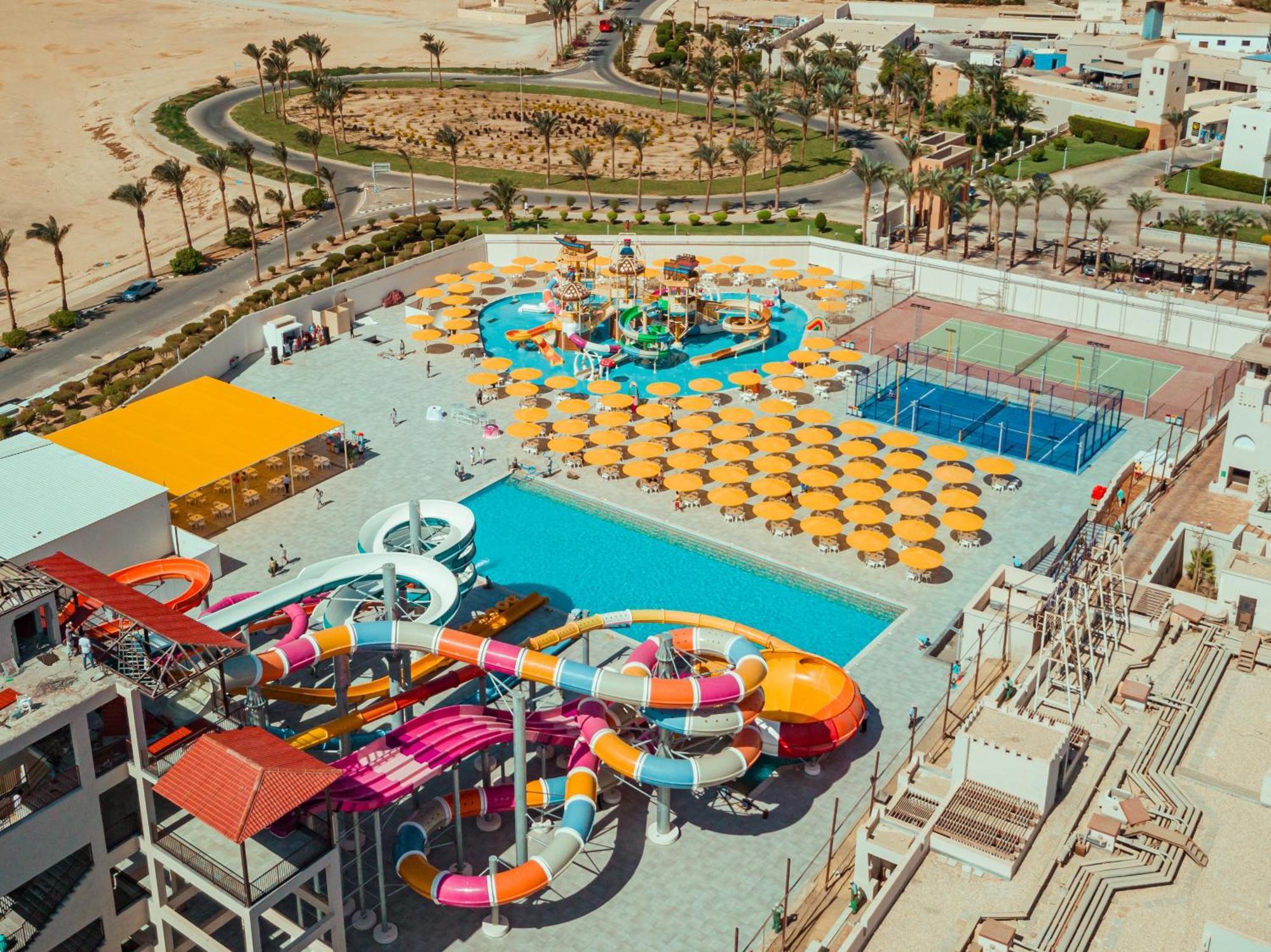 Pickalbatros Sands Port Ghalib Eksteriør billede Aerial view of the park